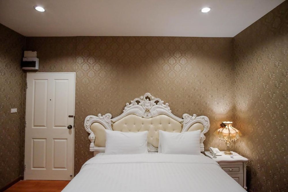 The O-Zone Airport Inn 15/31