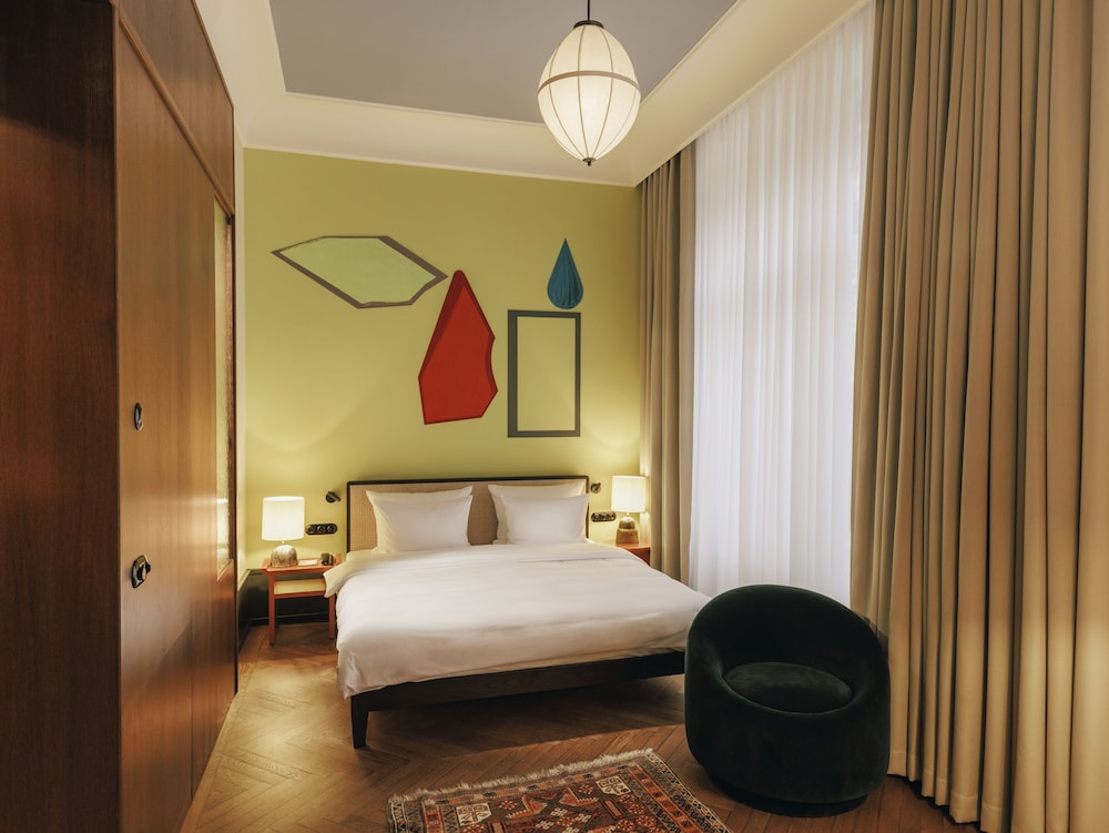 غرفة ديلوكس بسرير كينج، Boutique Hotel Chateau Royal 5/6