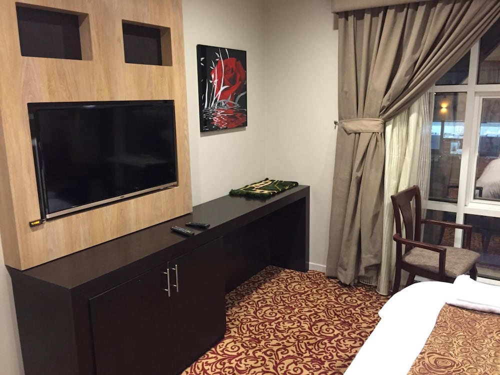 Ashbona Suites 38/41