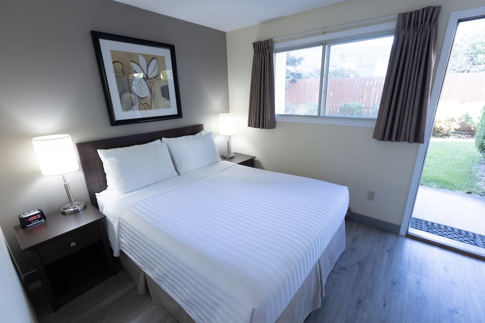 1 BEDROOM, DELUXE, SUITE, KITCHEN