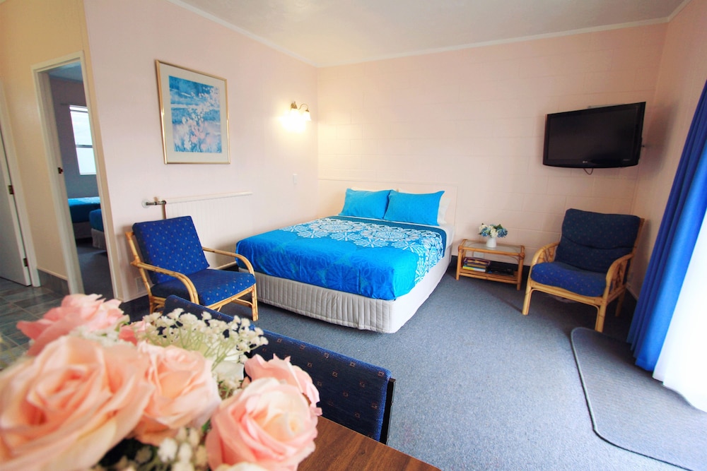 Golden Glow Motel 24/60