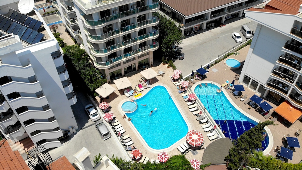 Alkan Hotel 11/50