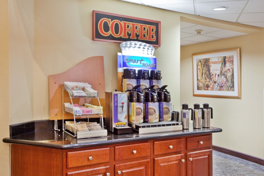 Holiday Inn Express Hotel Suites Lawrenceville 37/49