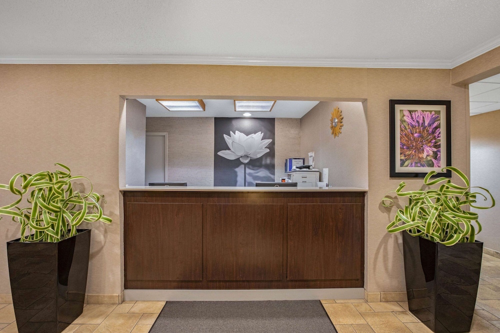 La Quinta Inn & Suites by Wyndham N Little Rock-McCain Mall 4/63