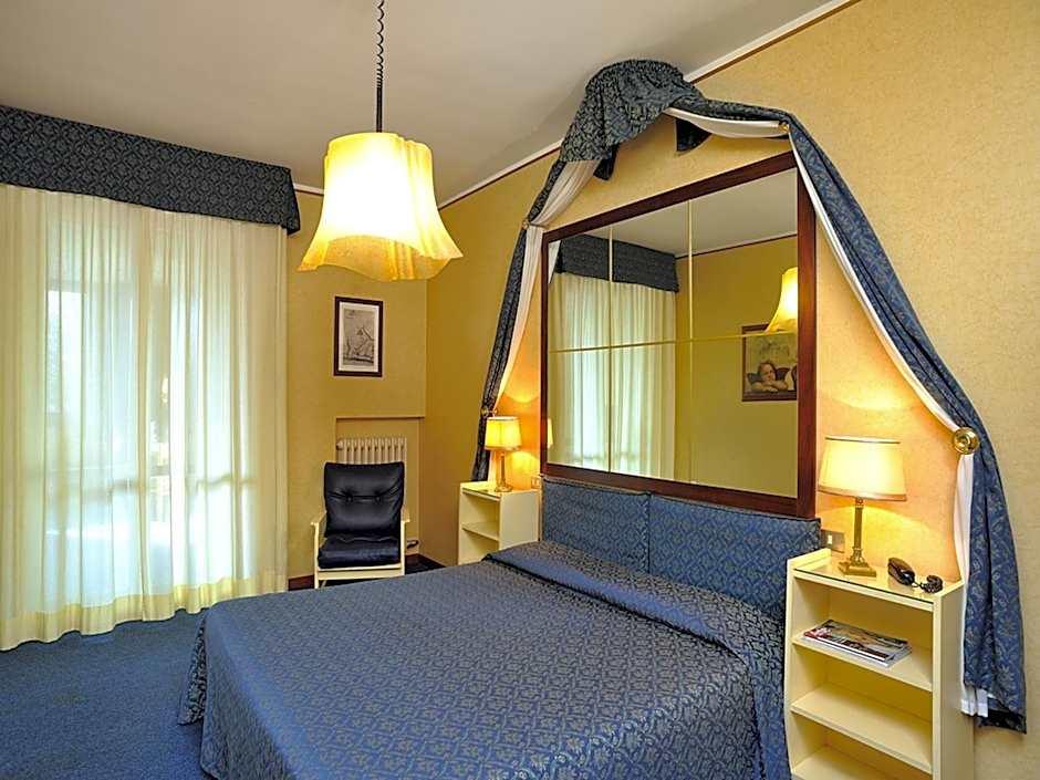 Hotel Dei Duchi 20/37