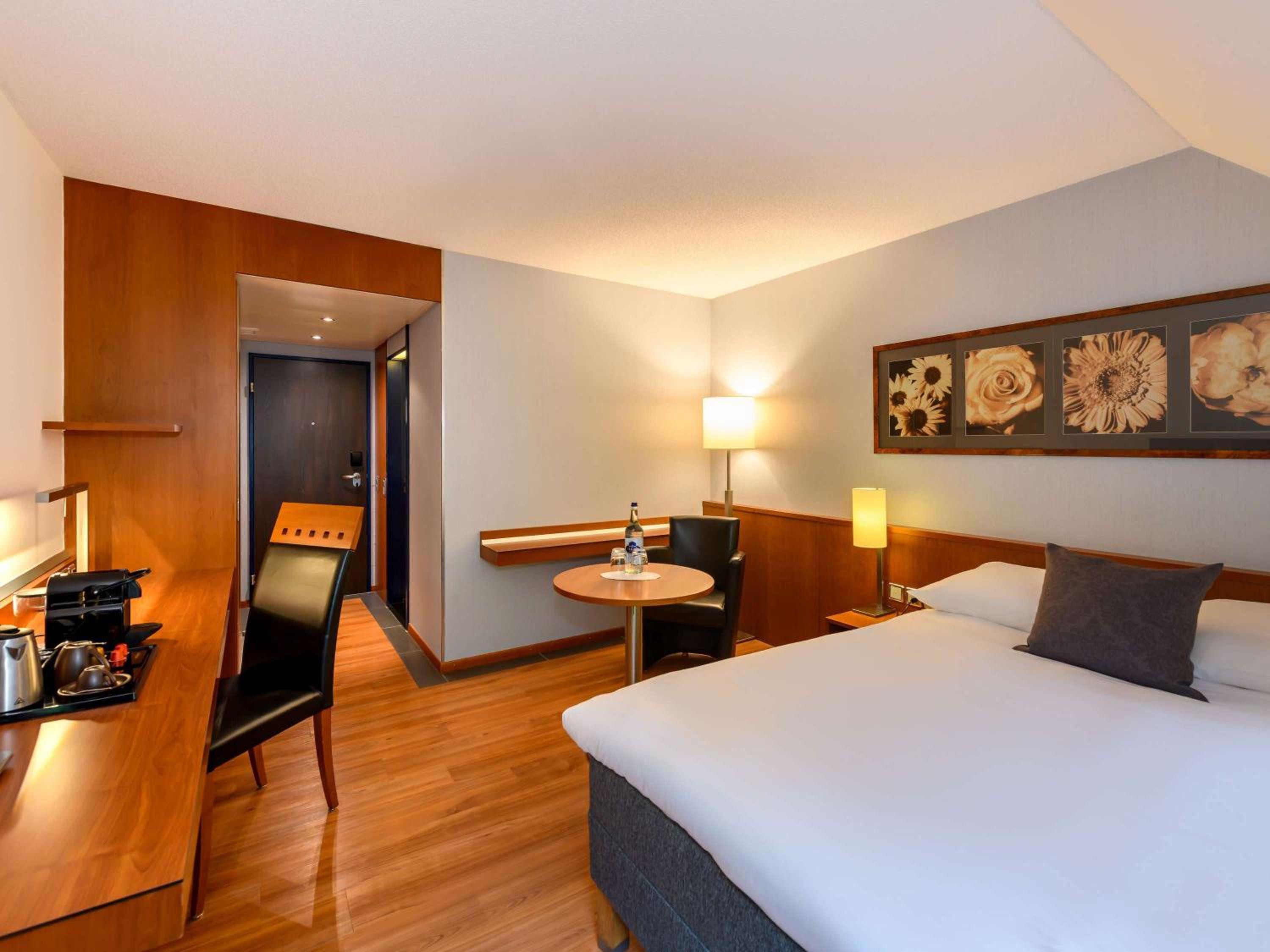 Standard, French Bed