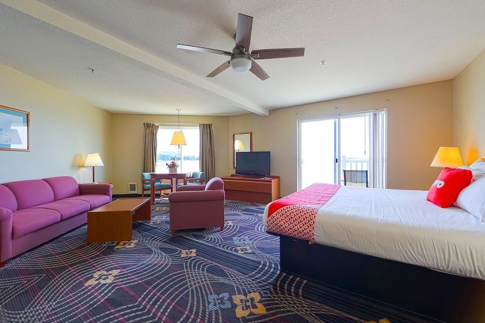 Siletz Bay Beachfront Hotel by OYO Lincoln City 38/71