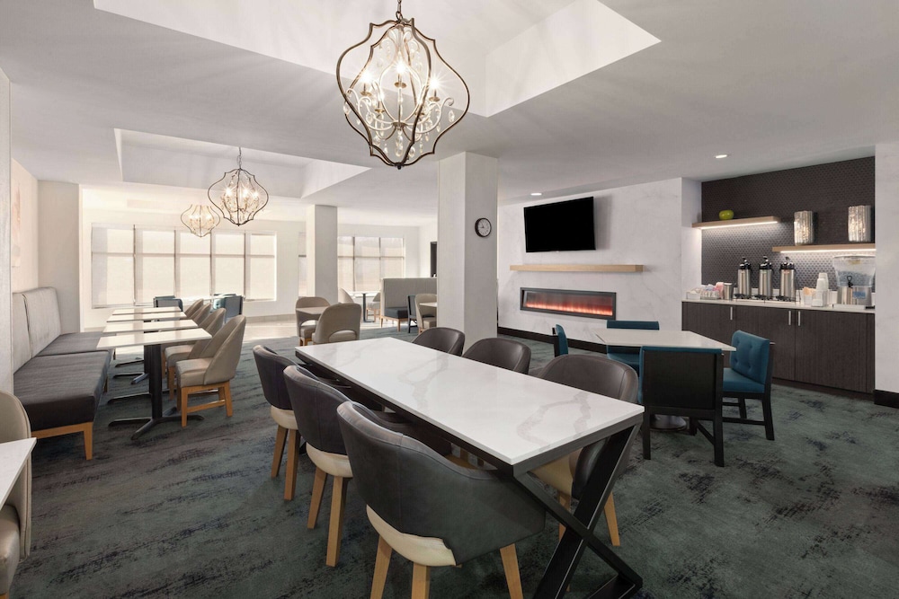 La Quinta Inn & Suites by Wyndham Meridian 38/45