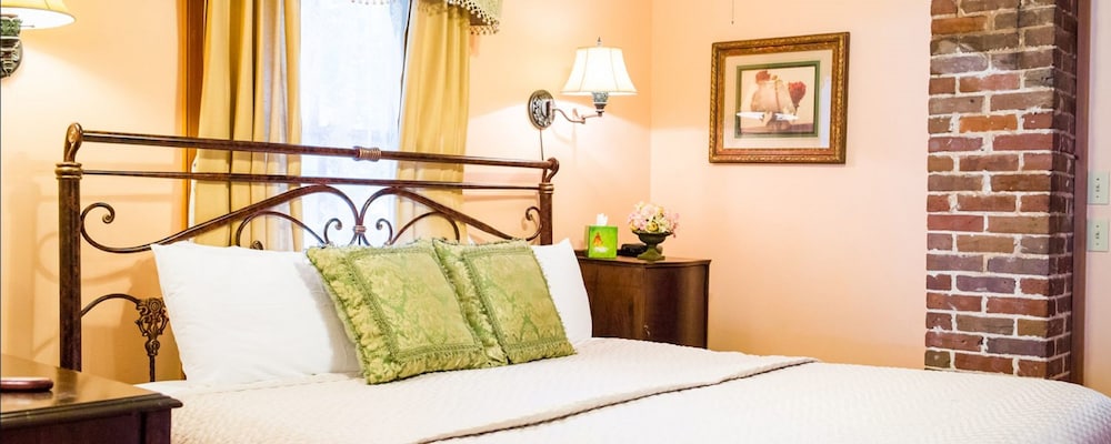 Sweetwater Branch Inn 33/77