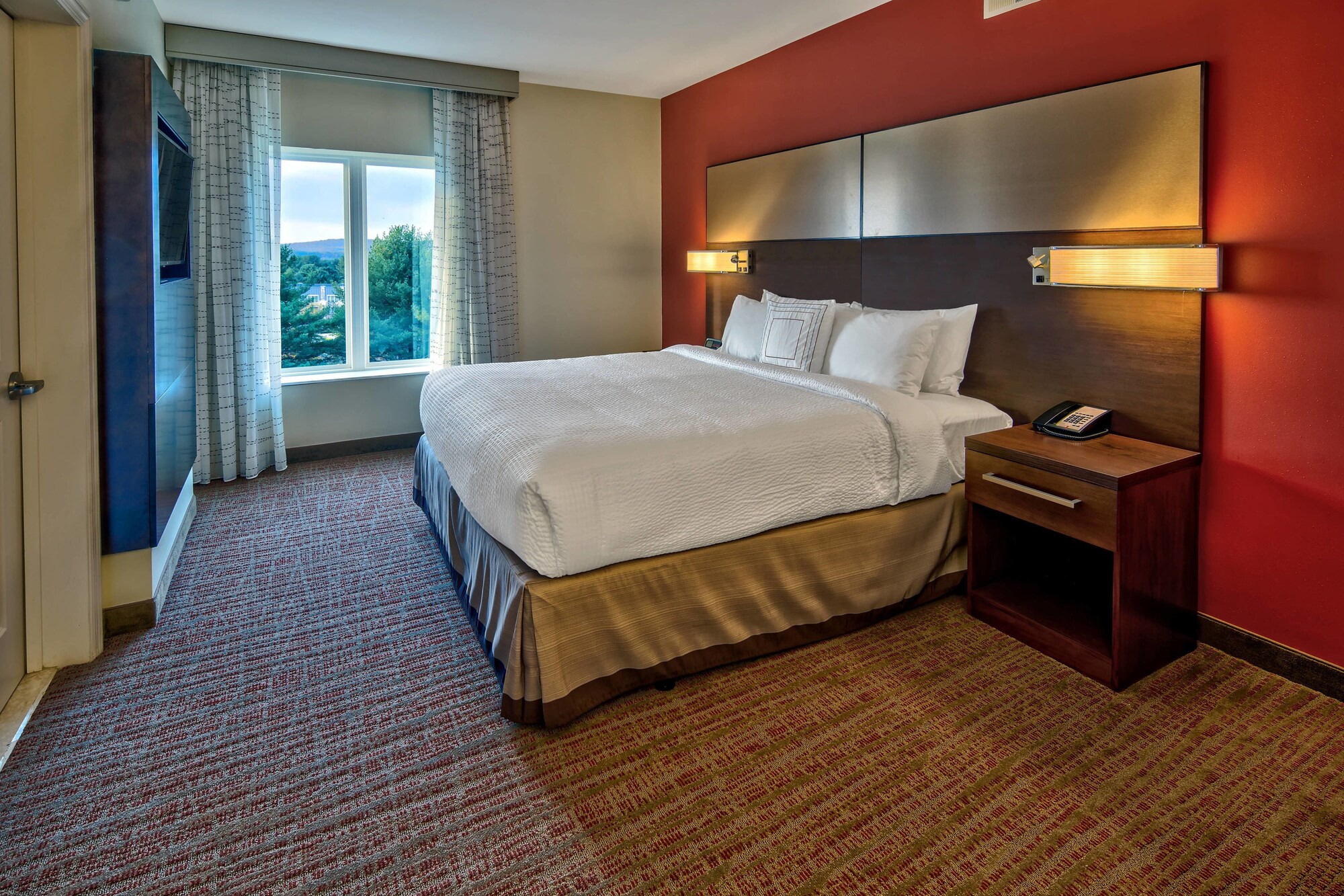 1 Bedroom, Suite, King Bed, Mountain View, Sofa