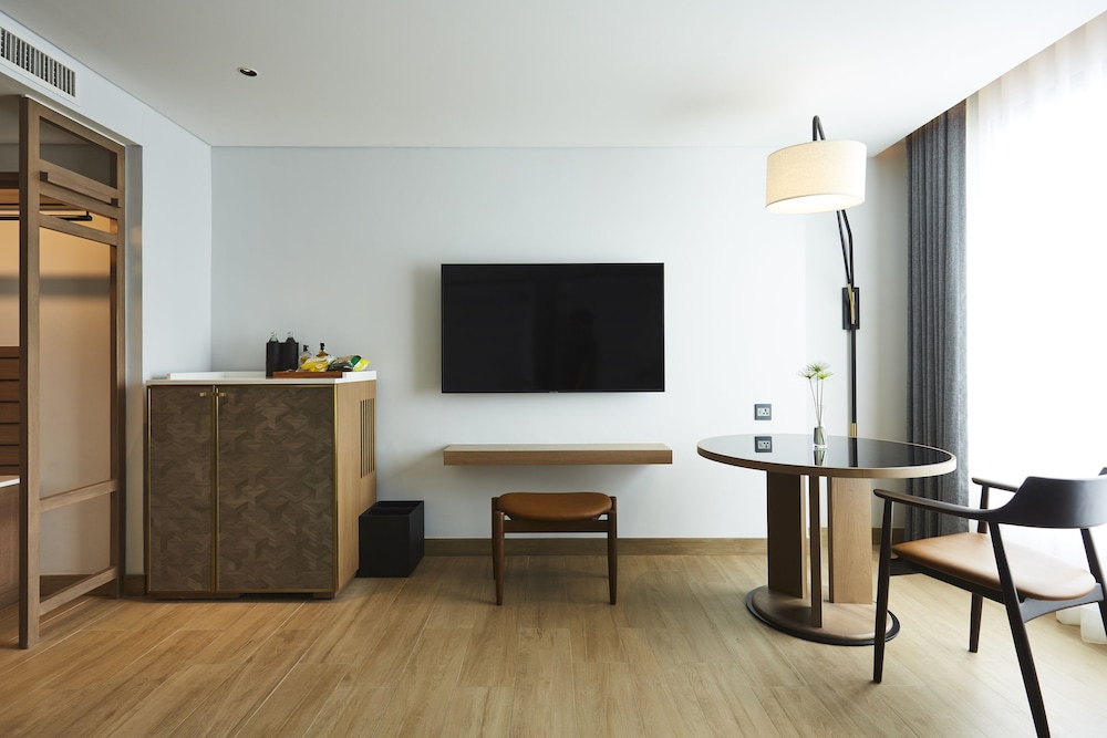 Montien Hotel Surawong Bangkok 30/48