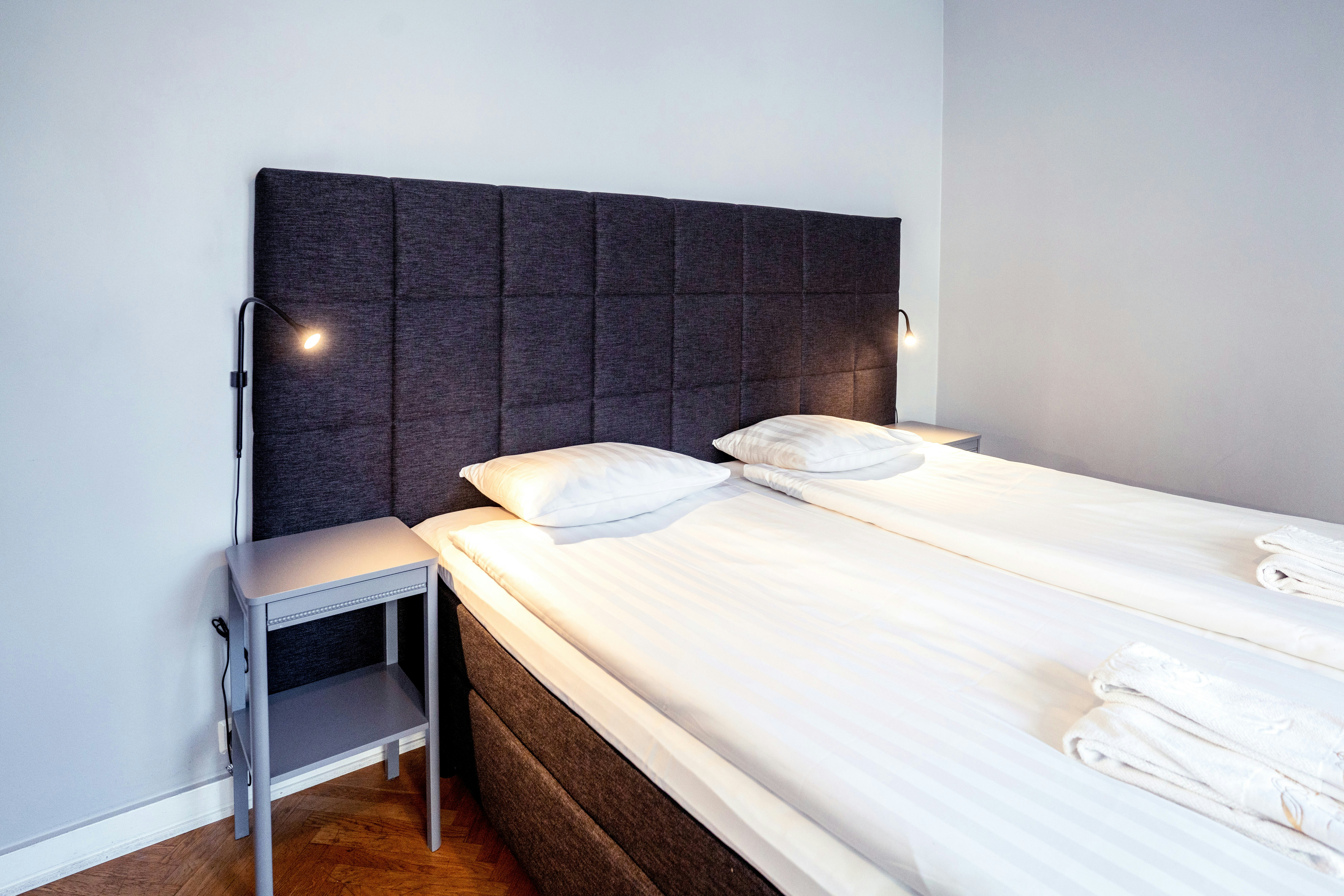 ROOM, DOUBLE BED