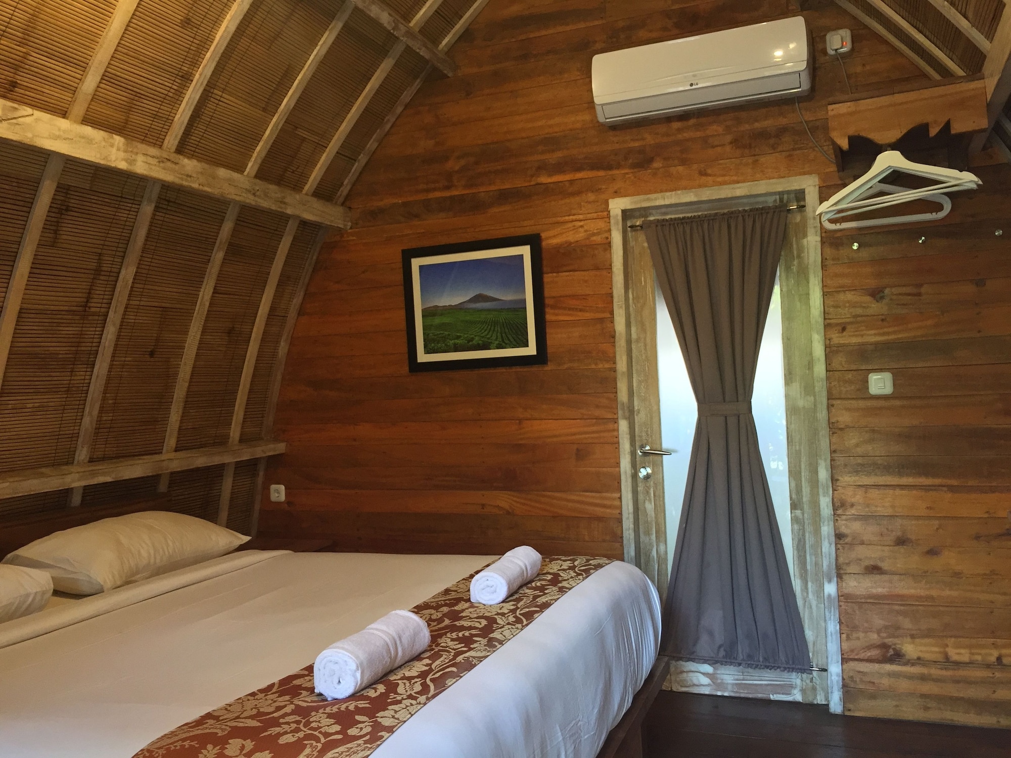Deluxe, Double Bed