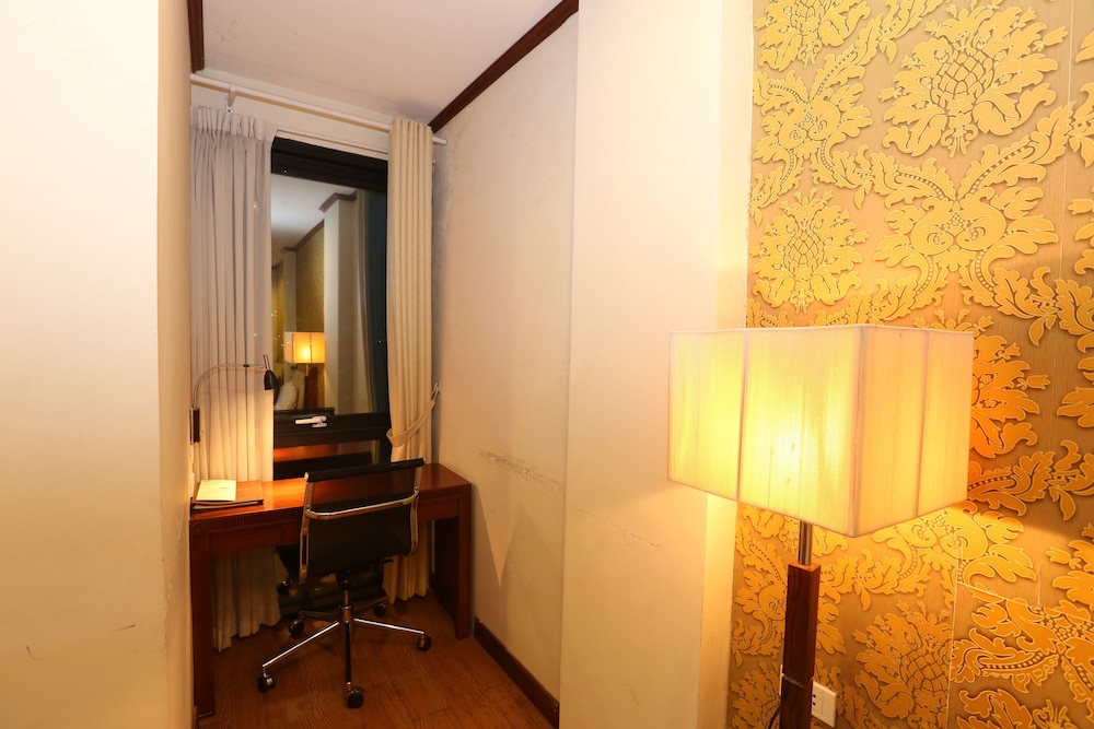 Sunset Westlake Hanoi Hotel 37/74