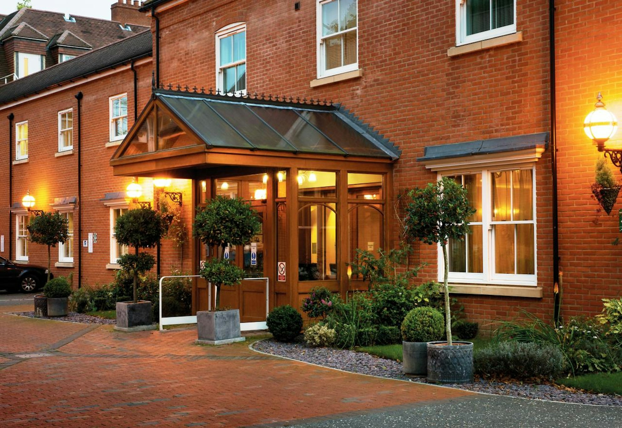 Pinewood Hotel 2/65