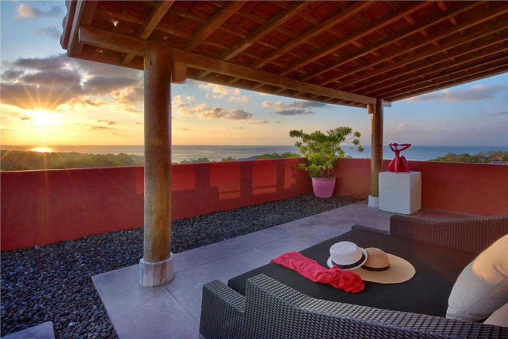 PinkCoco Uluwatu - Constant Surprises & for Cool Adults Only 26/50