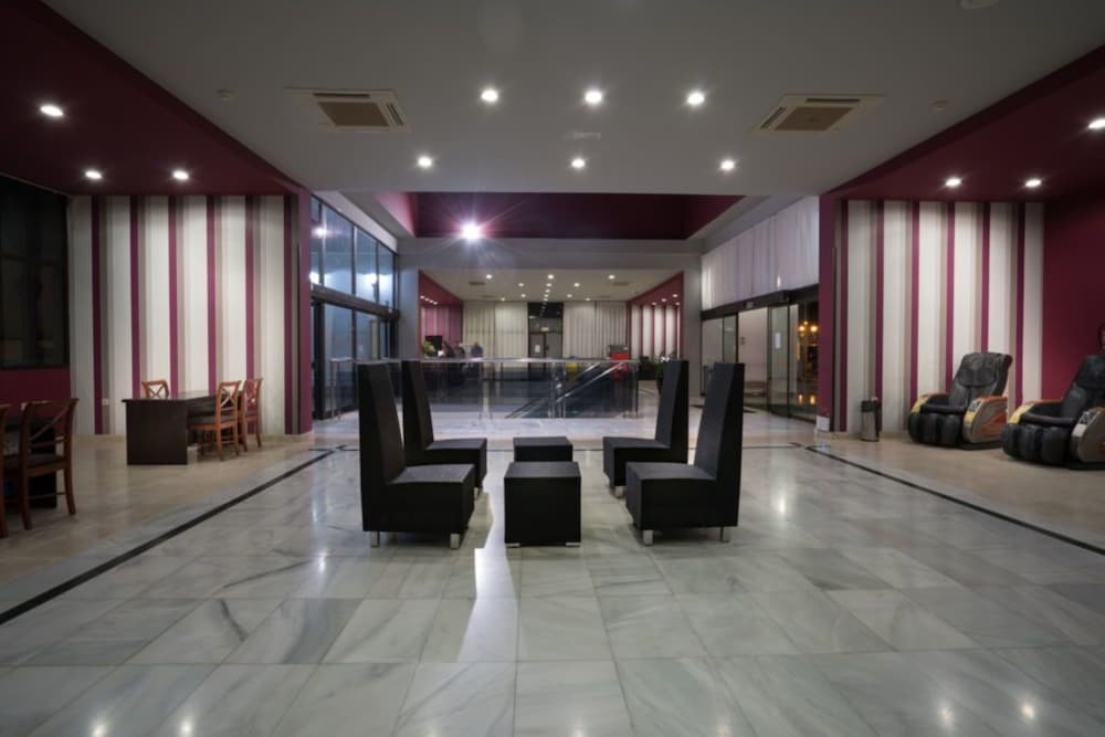 Broncemar Beach Suites Hotel 7/51