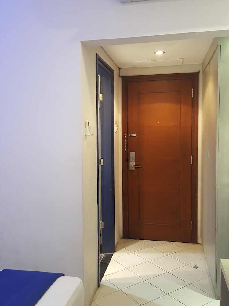 Hotel Kharisma 11/53