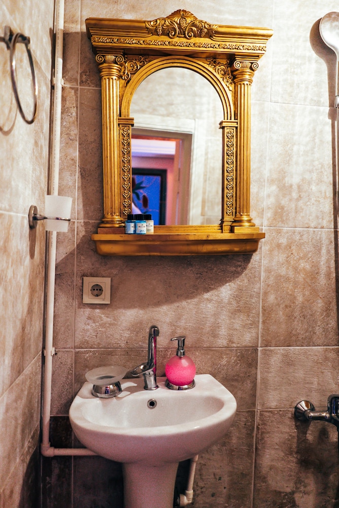 Astra Boutique Hotel 47/50
