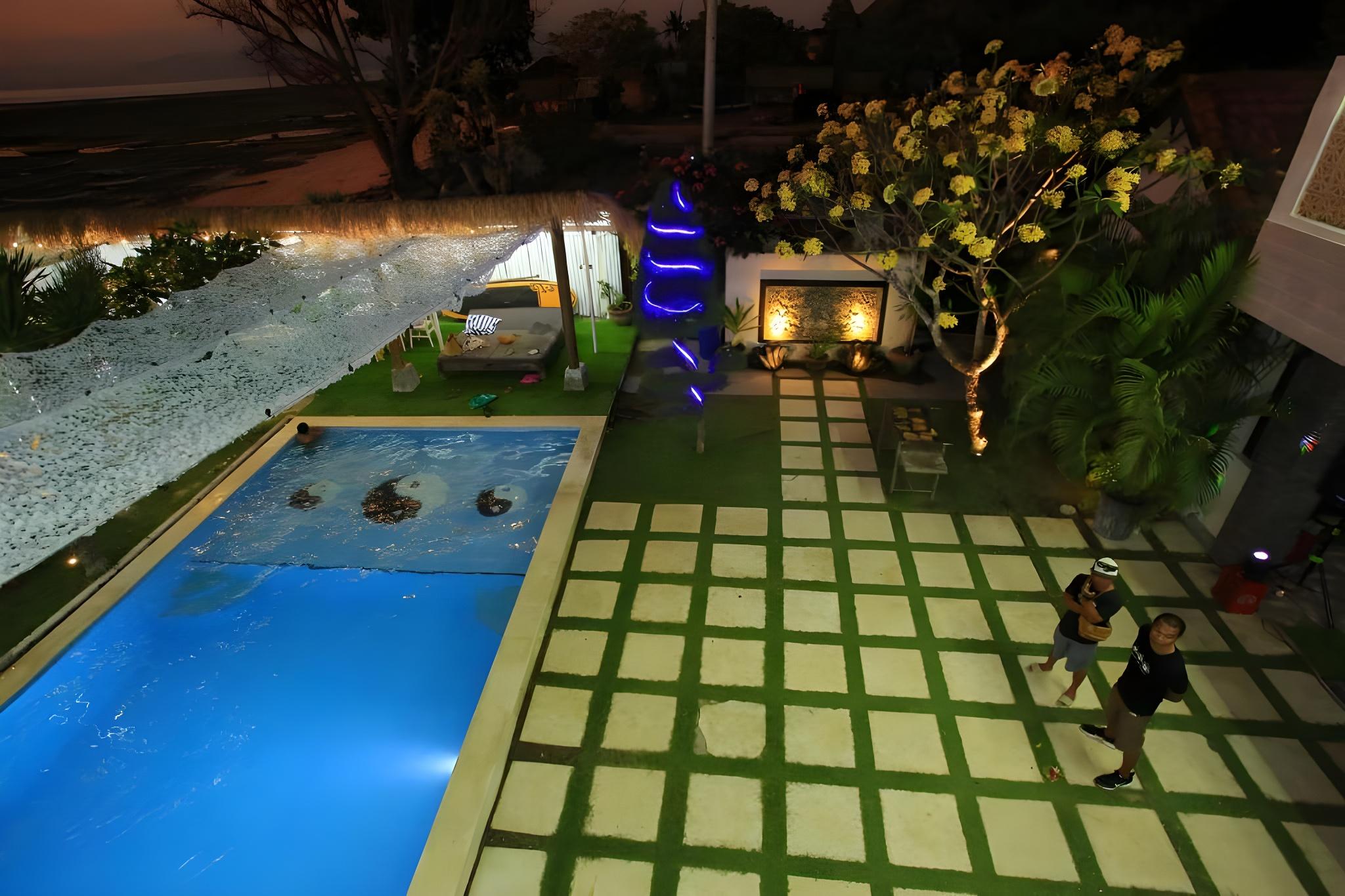 3 Monkeys Lembongan 46/50