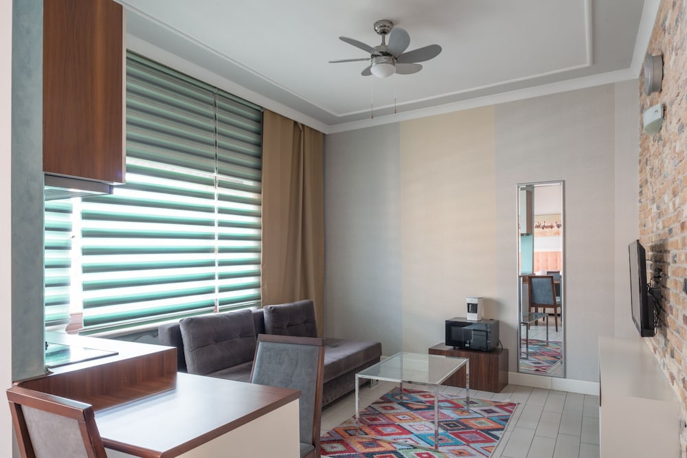 Delight Deluxe Apart Hotel 55/72