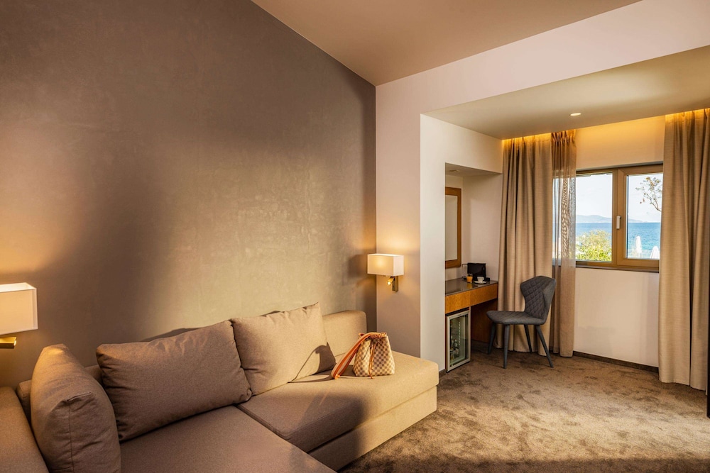 Mount Athos Resort 33/49