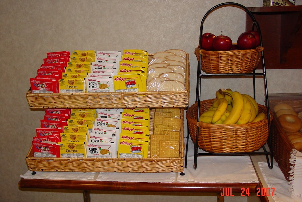Country Hearth Inn Lomira Hotel 23/48