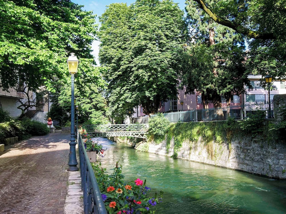 Mercure Annecy Centre 64/69
