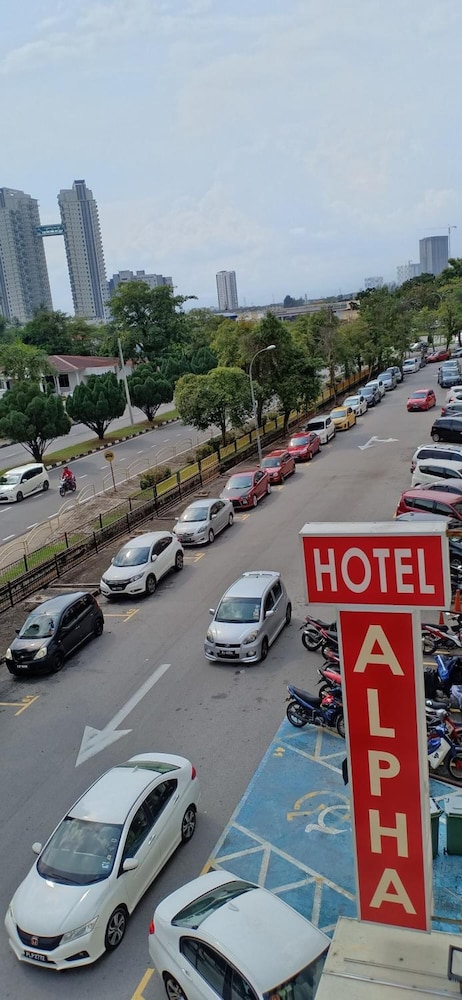 Hotel Alpha 55/58