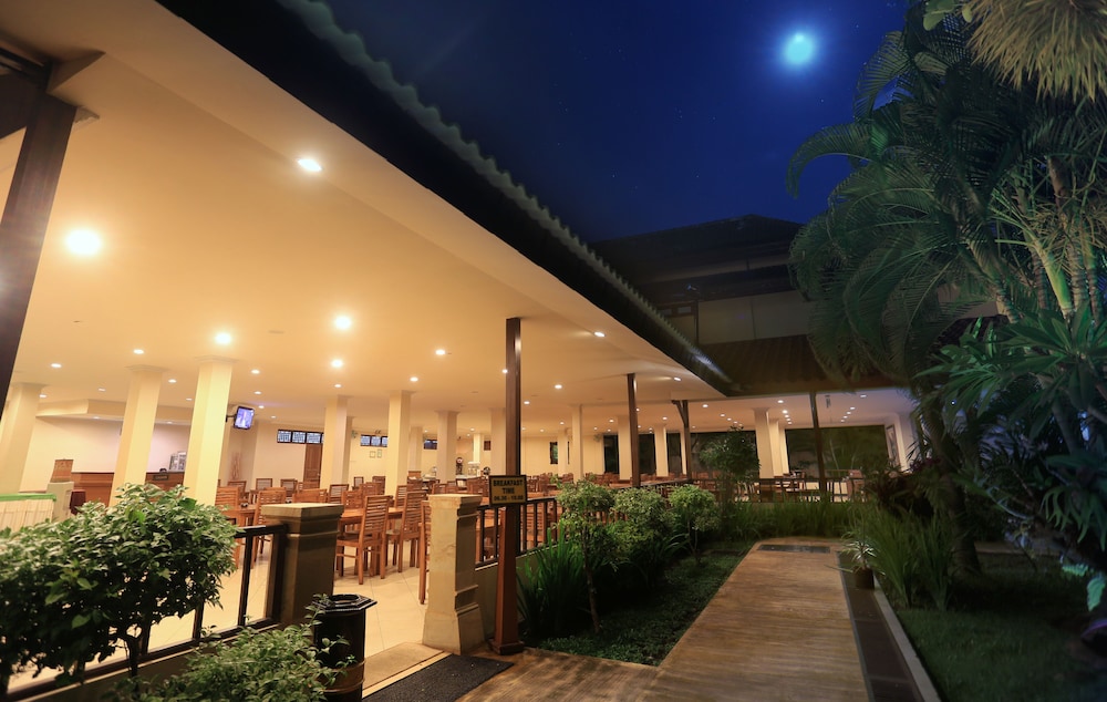 LOMBOK GARDEN HOTEL 10/70