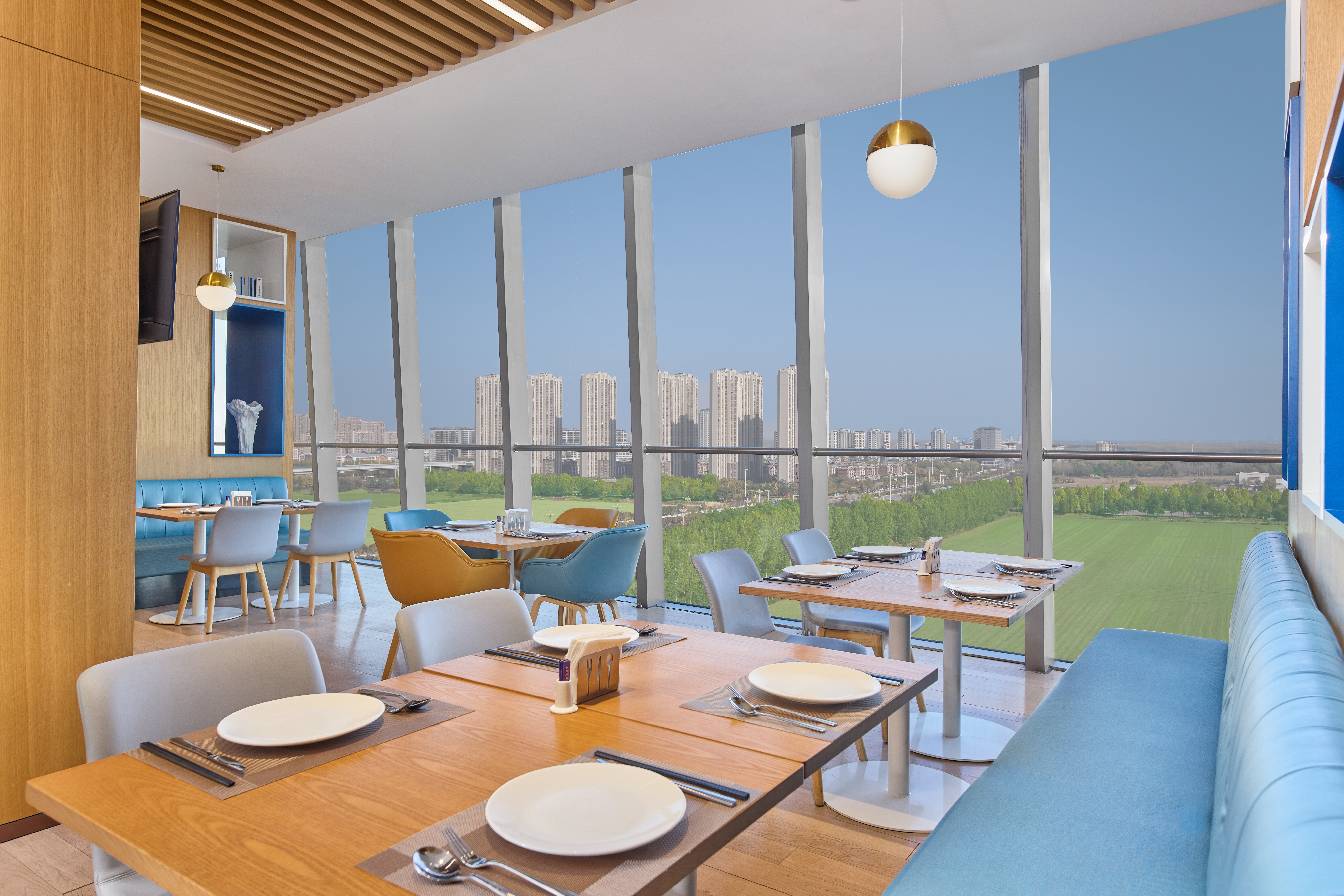 Holiday Inn Express Jining Cultural Center 32/46