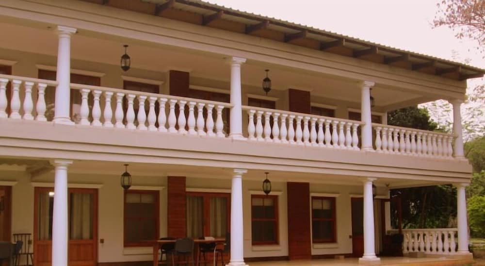OR Tambo Guest House 1/49