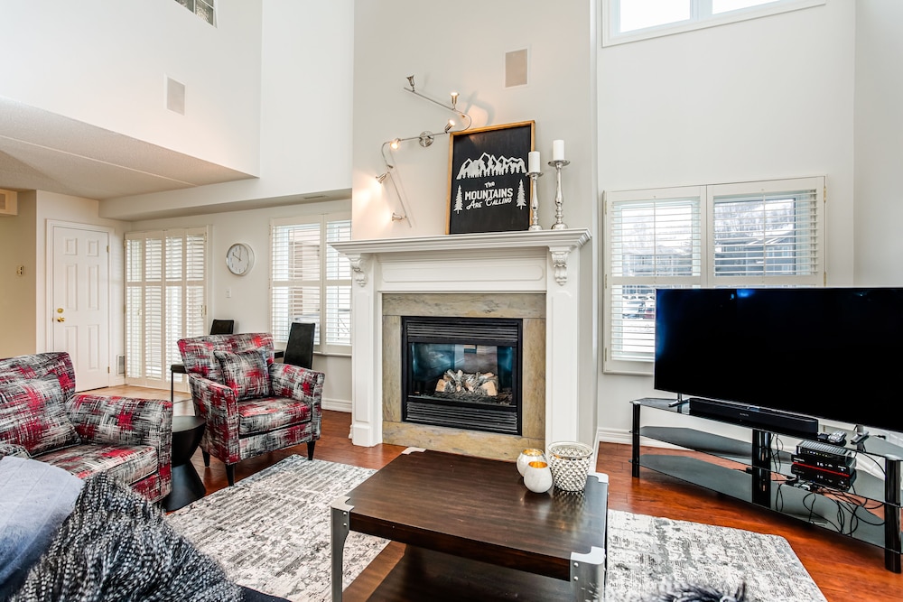 The Lodges At Blue Mountain Mountain Walk Condos 40/50
