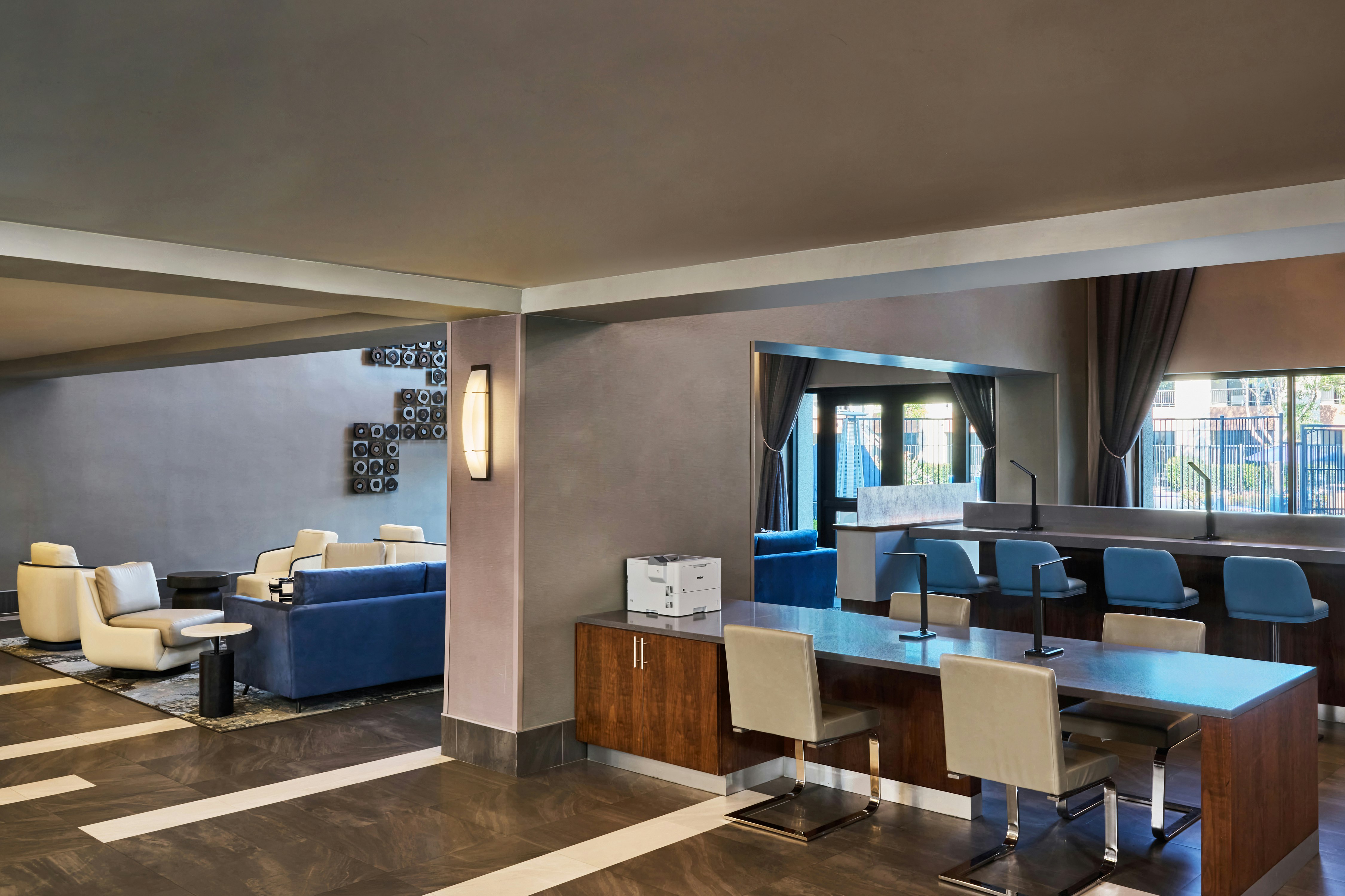 Doubletree By Hilton Newark Fremont 72/76
