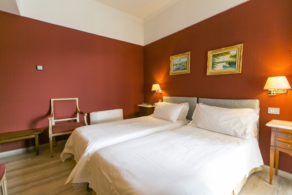 CLASSIC, TWIN BEDS