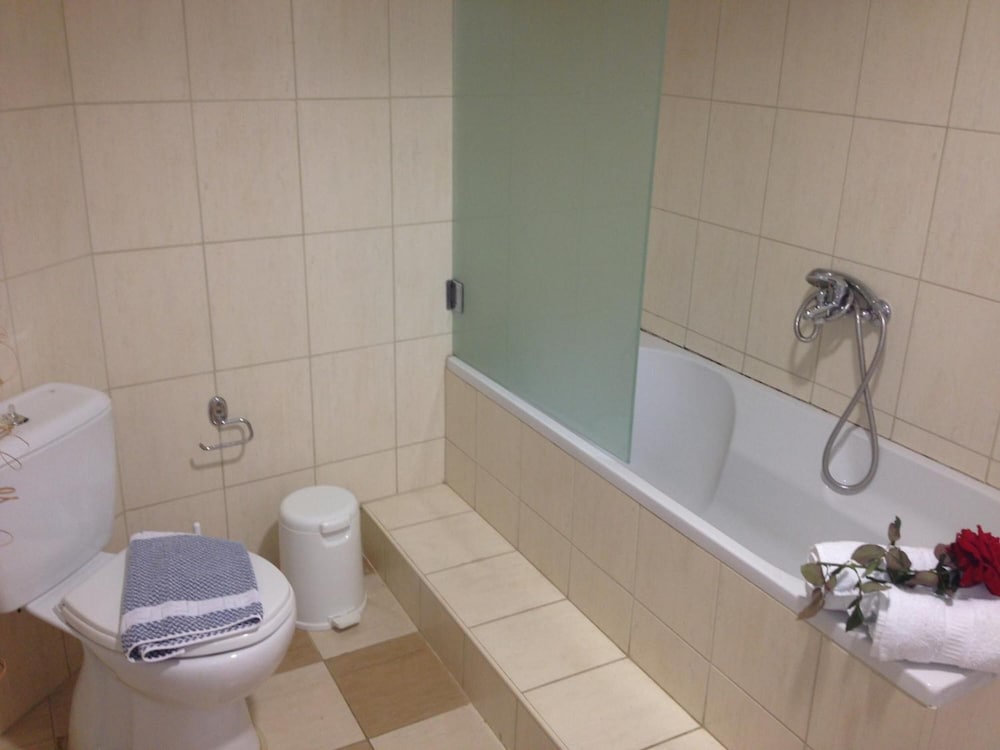 Katrin Suites - Adults Only 46/50