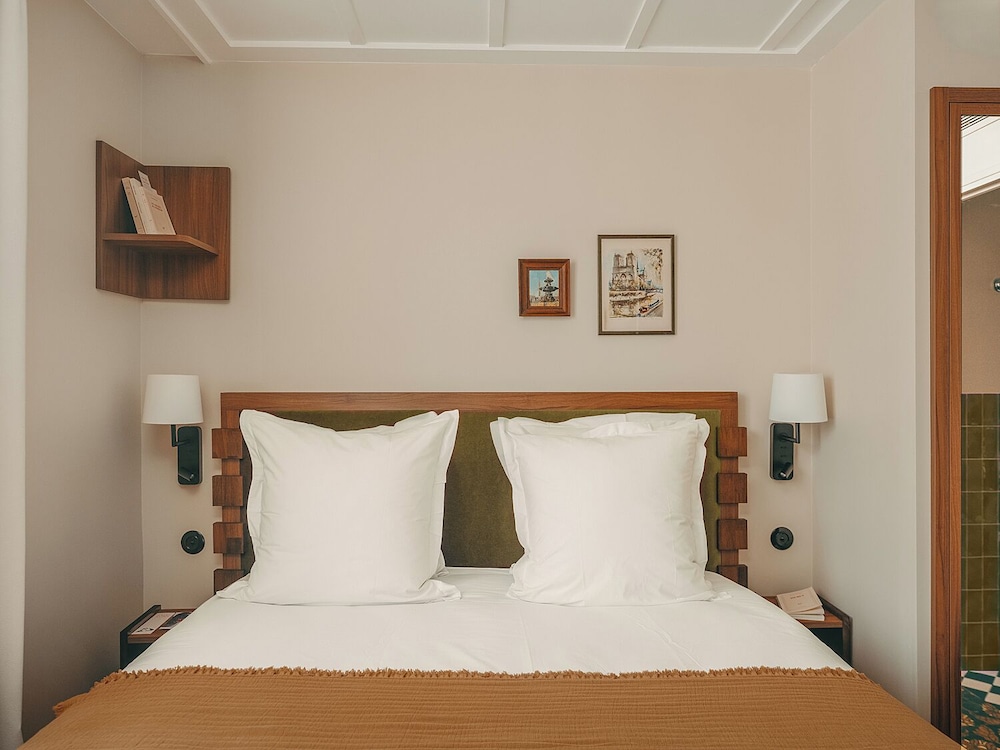 CLASSIC, DOUBLE BED, BALCONY