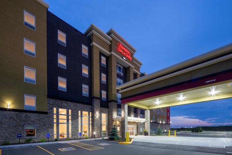 Hampton Inn and Suites Edmonton St. Albert, AB 21/24