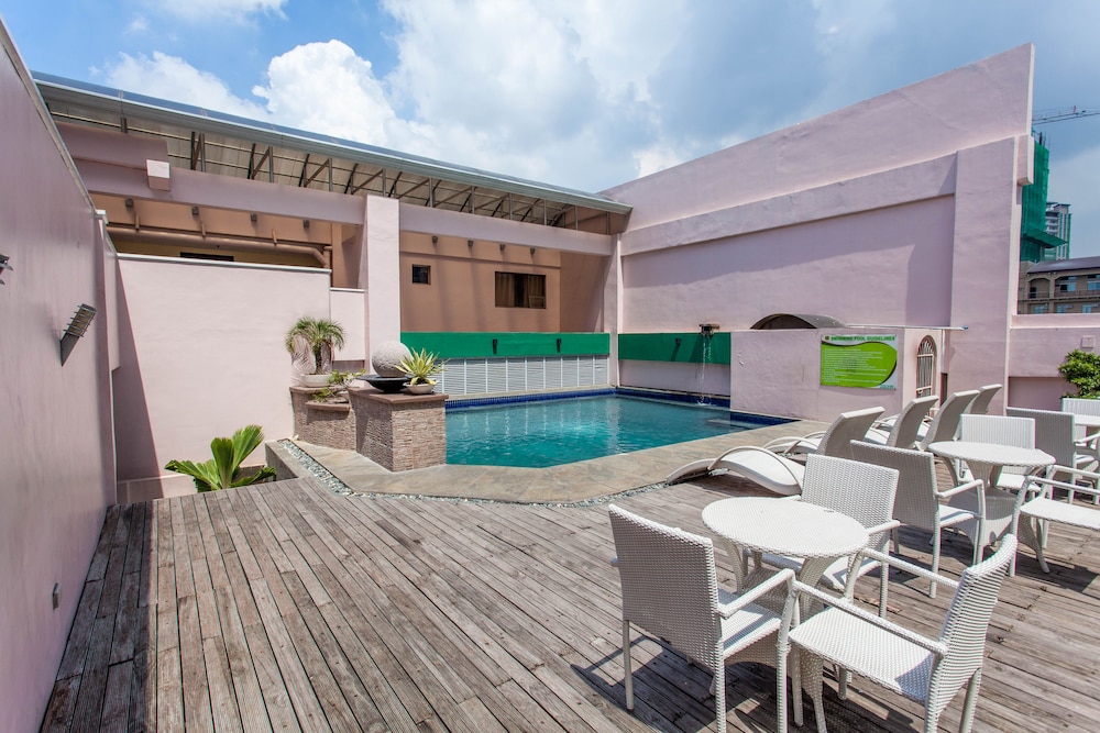 Diamond Suites and Residences 34/38
