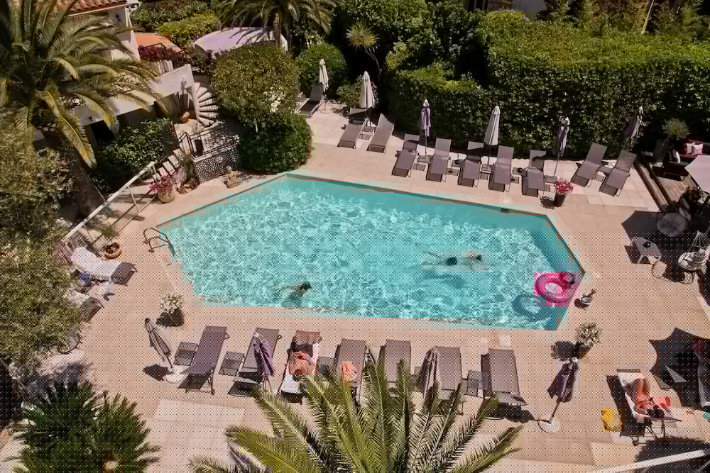 La Villa Cap D Antibes 11/77