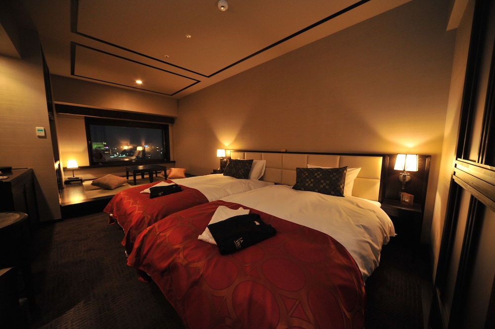 ROOM, SINGLE