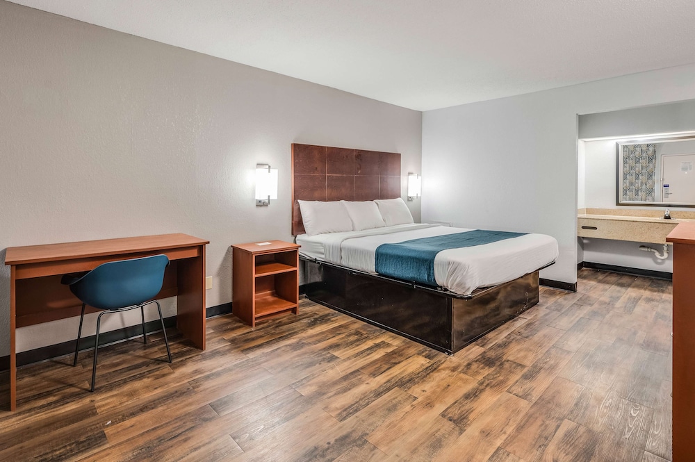 Motel6 Tupelo, MS - Downtown 10/37
