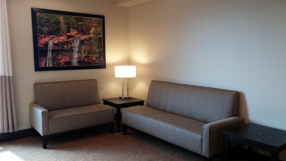 Ledgestone Hotel Vernal 41/63