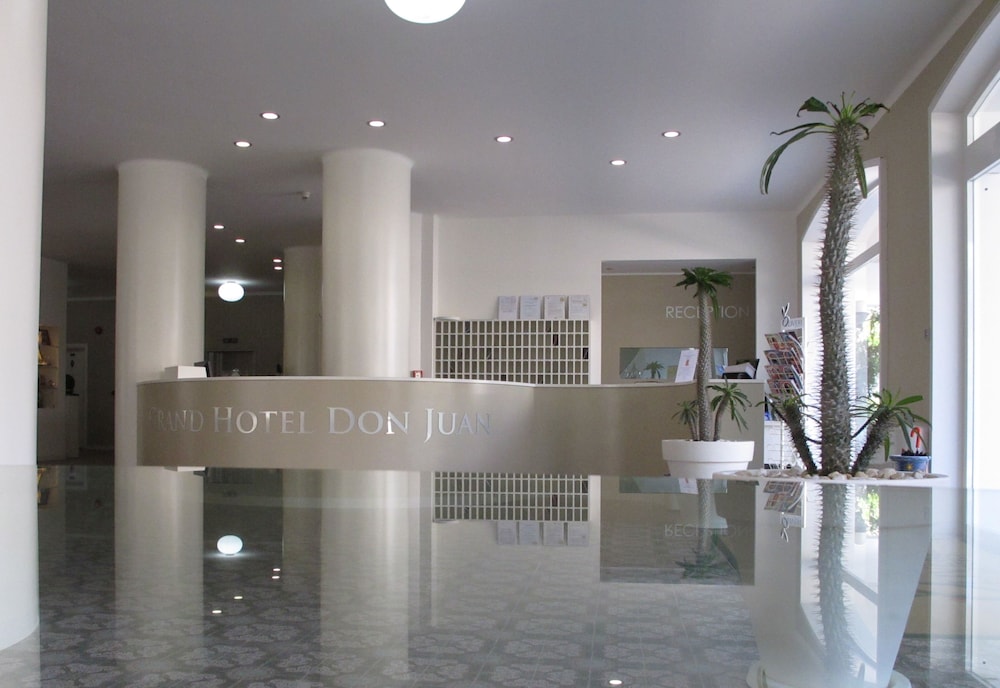Grand Hotel Don Juan 9/41