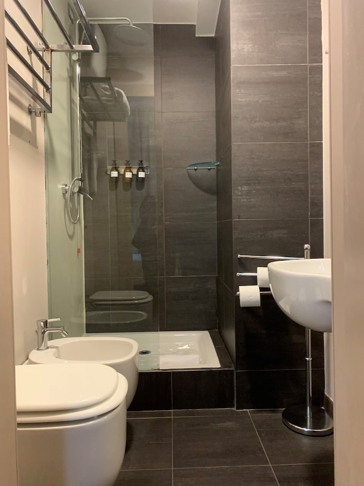 Hotel Leonardo Da Vinci 55/57