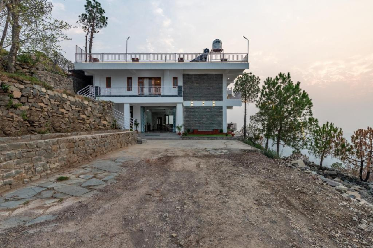 Alaya Stays 5 BHK with Hill View Querencia 14/18