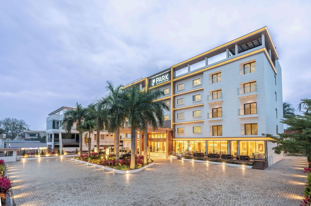 Park Inn & Suites by Radisson Bengaluru Yelahanka 4/50
