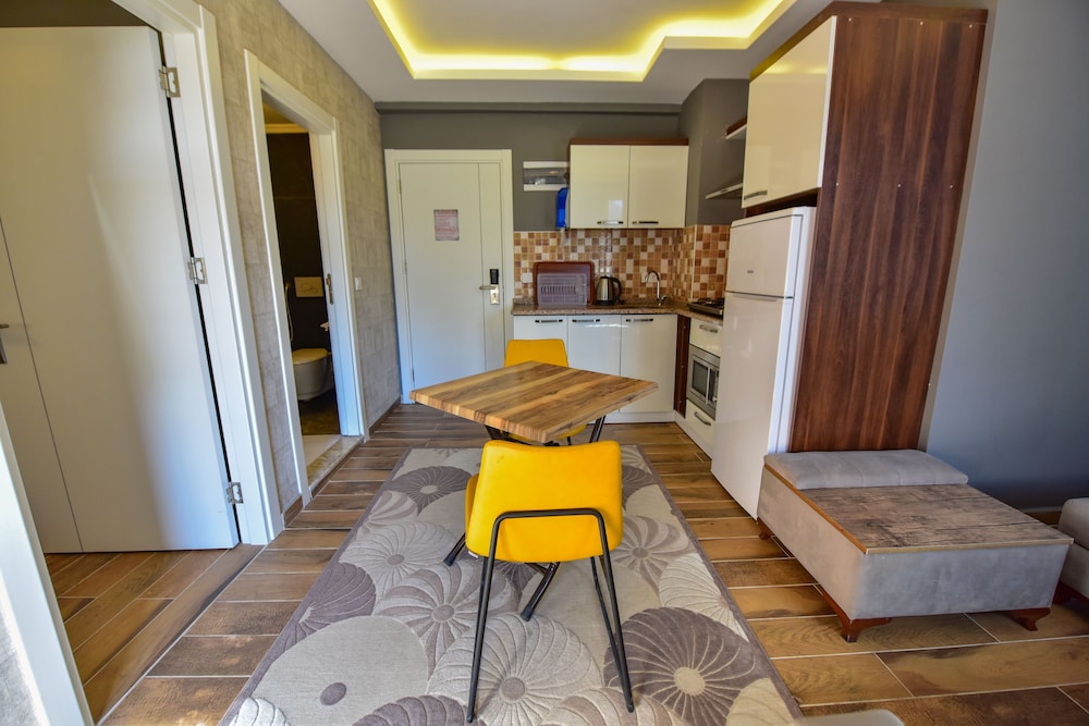 Hirande Hotel 33/50