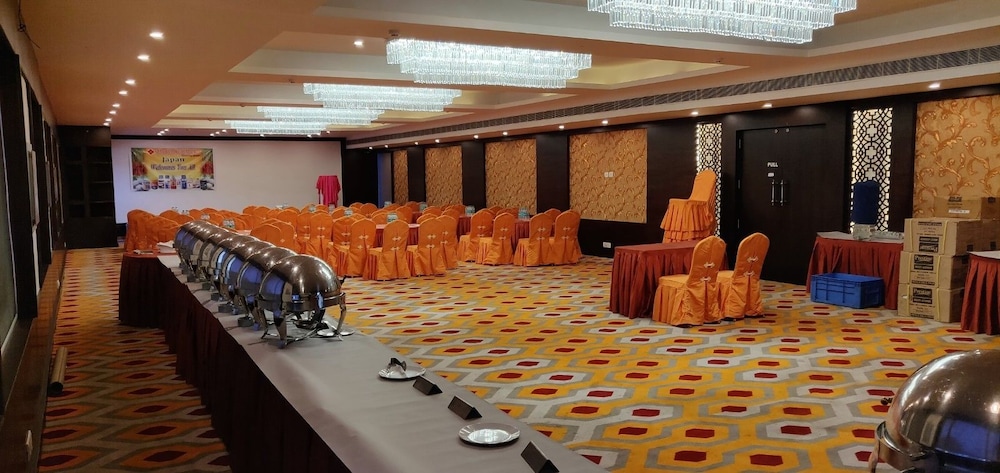 TGI Grand Fortuna - Hosur 35/45