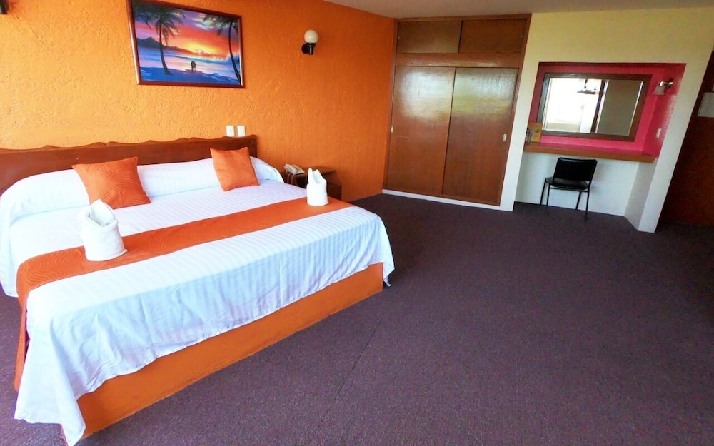 Uxulkah Hotel 19/60